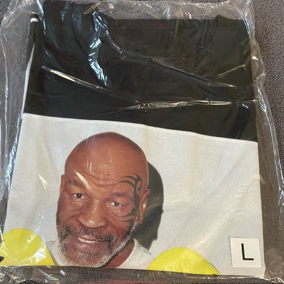 *NWT* CTM Tyson Photo T - Shirt